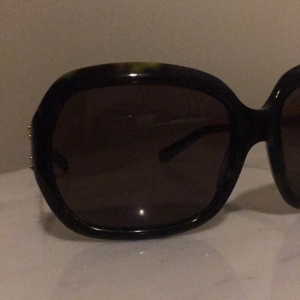 Tory Burch Oversized Tortoise Shell Sunglasses - image 6